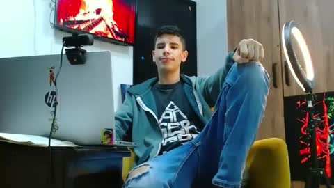 Snapshot of delglo chatting on October 13, 9:54 pm delglo online show from October 13, 9:54 pm