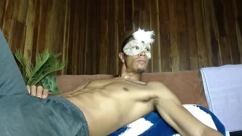 Snapshot of demarcous_nm chatting on October 19, 5:49 pm D.C online show from October 19, 5:49 pm