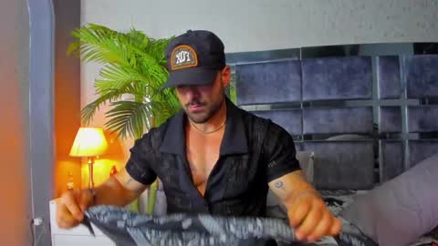 dennis_cox_ online show from February 20, 11:31 am