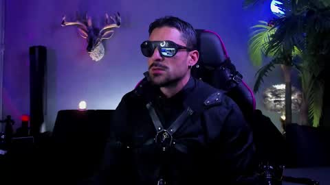 dennis_cox_ online show from March 24, 6:18 am