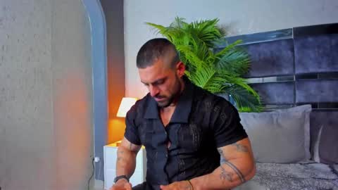 dennis_cox_ online show from February 18, 11:33 am