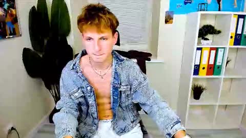 Dennis online show from December 5, 9:00 pm