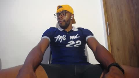 Snapshot of denzo_cornell chatting on October 5, 5:22 am denzo online show from October 5, 5:22 am