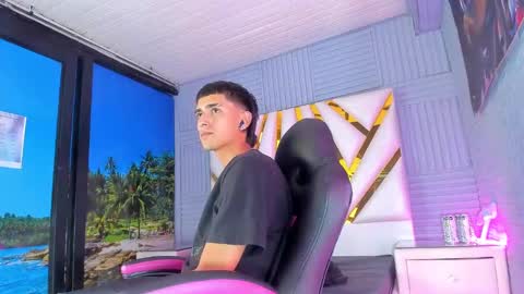 DEREK  FOSTER online show from January 26, 9:51 pm