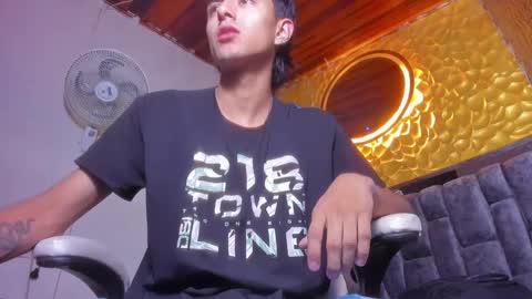 DEREK  FOSTER online show from January 14, 12:35 pm