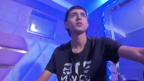 DEREK  FOSTER online show from January 28, 12:54 pm