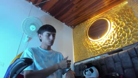 DEREK  FOSTER online show from December 20, 12:38 pm