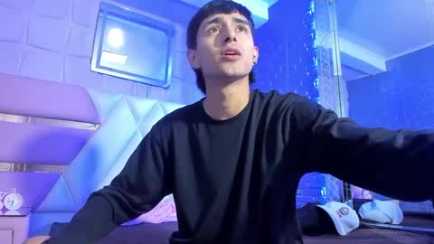 DEREK  FOSTER online show from January 15, 2:27 am