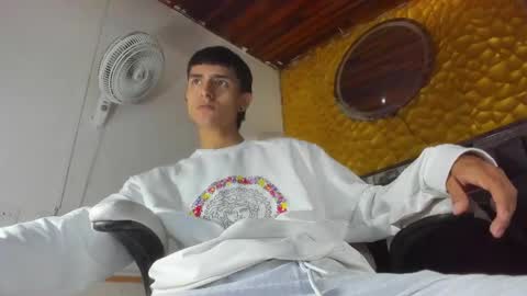 DEREK  FOSTER online show from January 5, 5:51 pm