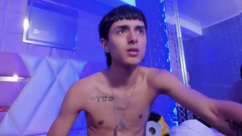 DEREK  FOSTER online show from January 23, 3:37 am