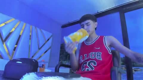 DEREK  FOSTER online show from December 2, 12:38 pm