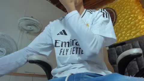 DEREK  FOSTER online show from January 29, 12:35 pm