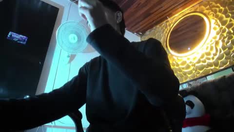 DEREK  FOSTER online show from December 25, 4:11 pm