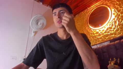 DEREK  FOSTER online show from December 28, 12:36 pm