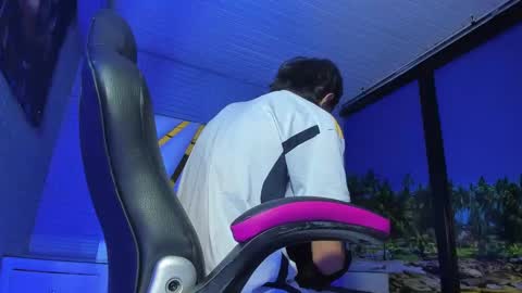 DEREK  FOSTER online show from January 13, 12:35 pm