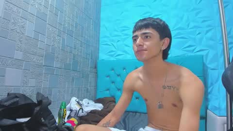 DEREK  FOSTER online show from January 25, 1:52 pm