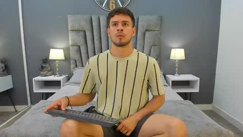 Snapshot of derek_hussain chatting on December 26, 7:49 pm Derek Hussain online show from December 26, 7:49 pm