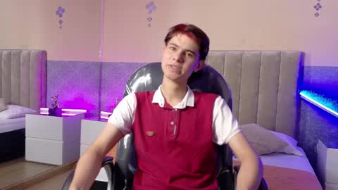 derek_sinn online show from April 3, 7:54 pm