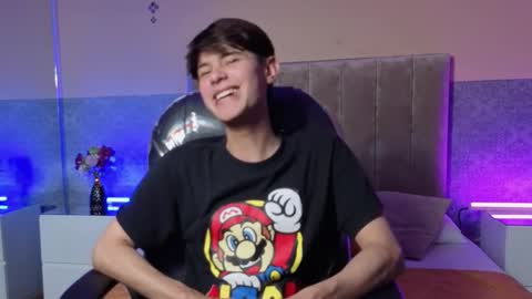 derek_sinn online show from February 27, 8:52 pm