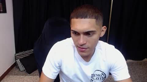Snapshot of derek_storm_ chatting on October 24, 10:17 am D E R E K online show from October 24, 10:17 am