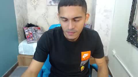 Snapshot of derek_storm_ chatting on September 26, 3:04 am D E R E K online show from September 26, 3:04 am