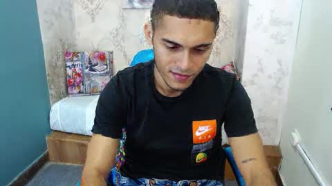 Snapshot of derek_storm_ chatting on September 24, 2:44 am D E R E K online show from September 24, 2:44 am