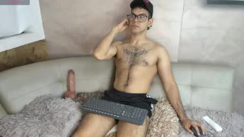 derek_voss online show from April 14, 10:04 am