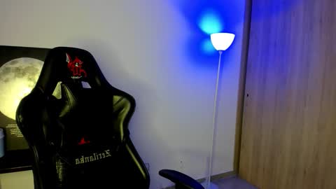 derekmuller11 online show from March 8, 1:47 am