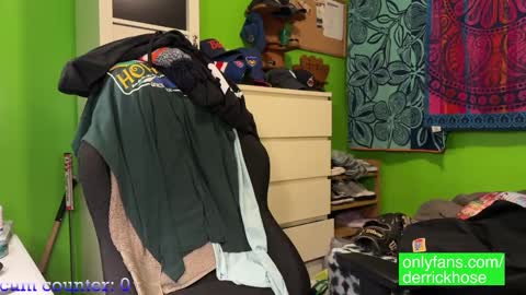 Derrick Hose online show from January 29, 12:12 am