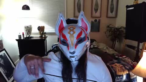 Snapshot of desertfoxohio chatting on October 26, 9:33 am DutchMasterFox online show from October 26, 9:33 am