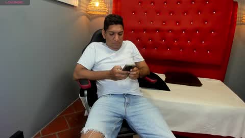 Designturbate online show from February 12, 10:48 pm