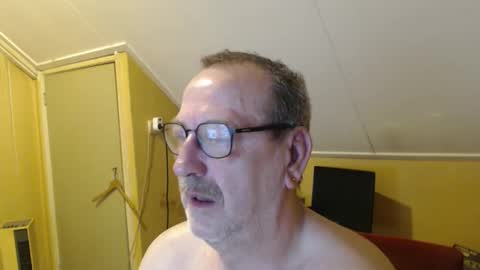 destelp online show from June 1, 9:59 pm