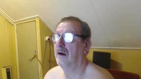 destelp online show from March 6, 6:38 pm