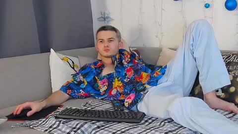 devin_ho online show from December 26, 7:45 am