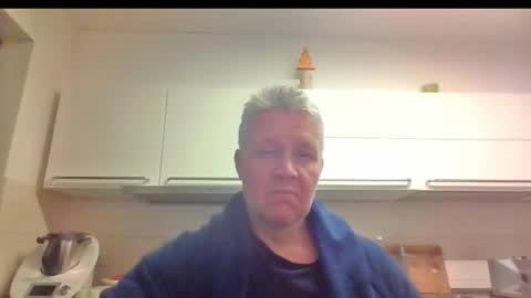 Devon online show from December 18, 12:10 am