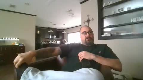 Snapshot of dexterbanana chatting on January 4, 8:37 pm Mike Sounde online show from January 4, 8:37 pm