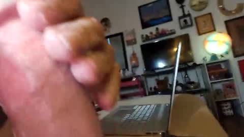 Snapshot of didudoit chatting on February 23, 1:27 pm Dug 53 online show from February 23, 1:27 pm