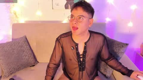 Diego Robles online show from May 12, 1:03 am