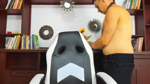 diegowesker online show from February 1, 8:05 pm