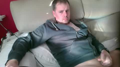 dili999 online show from March 1, 5:23 pm