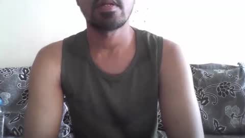 Snapshot of dilip_09 chatting on December 13, 2:32 am dilip_09 online show from December 13, 2:32 am