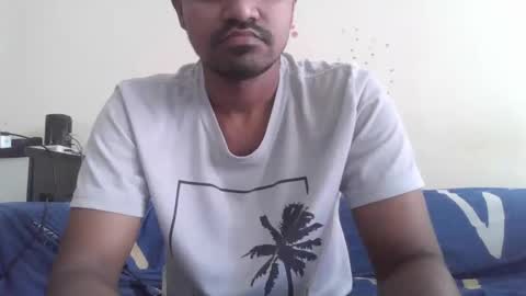 Snapshot of dilip_09 chatting on January 15, 2:27 am dilip_09 online show from January 15, 2:27 am