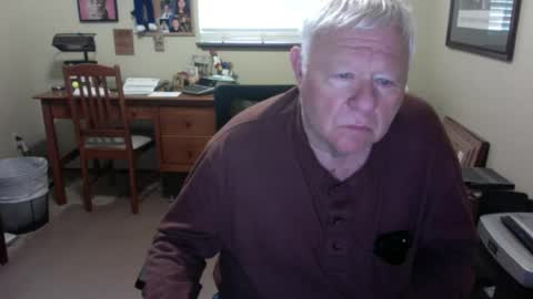 dirtrider195080438 online show from July 7, 9:51 pm