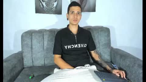 David Julian independent online show from August 9, 2:34 pm