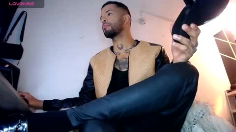 I just want to be happy online show from January 17, 9:23 am