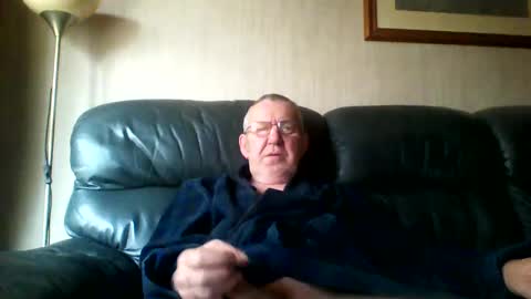 Snapshot of discovery63 chatting on December 29, 2:10 pm discovery63 online show from December 29, 2:10 pm