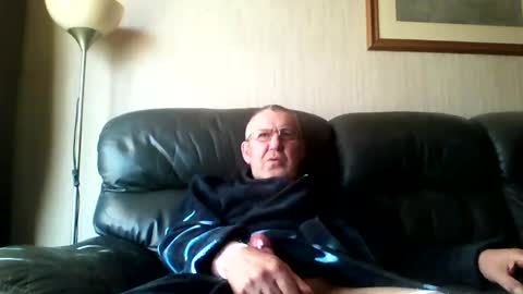 Snapshot of discovery63 chatting on January 2, 11:52 am discovery63 online show from January 2, 11:52 am