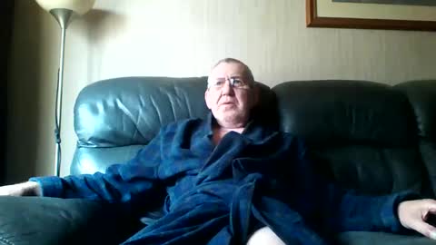 Snapshot of discovery63 chatting on March 2, 11:52 am discovery63 online show from March 2, 11:52 am