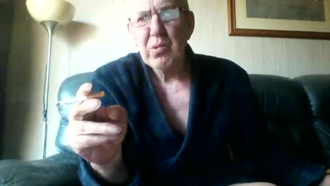Snapshot of discovery63 chatting on December 28, 2:12 pm discovery63 online show from December 28, 2:12 pm