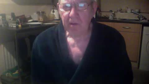 Snapshot of discovery63 chatting on January 6, 12:37 am discovery63 online show from January 6, 12:37 am
